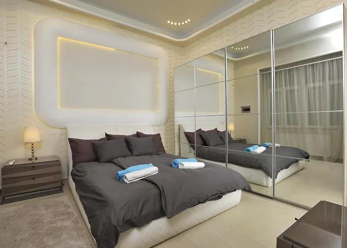Basilica Grand Luxury In The Historic Center